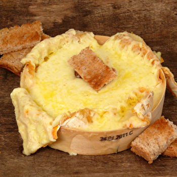 Camembert de Normandie cuit dans sa boîte