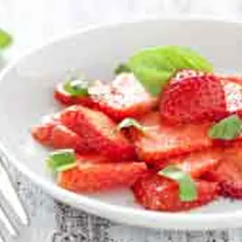 Salade de fraises et basilic