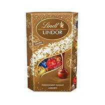 Lindt - Un pur bonheur enrobé de chocolat 🍬 A offrir et surtout à partager  … Découvrez ou redécouvrez la recette iconique de bouchées LINDOR au  chocolat au lait, dans un format