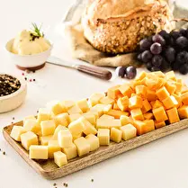 Fabriqué dans nos ateliers, Cubes gouda Holland IGP et mimolette jeune