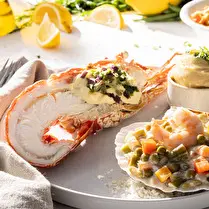 Votre poissonnier propose, Demi langouste cuite macédoine de légumes