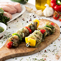 Votre boucher propose, Produit élaboré : Brochette de poulet marinée à l' Ail des ours à griller x 2