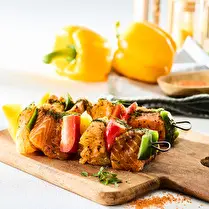 Votre poissonnier propose, Brochette de saumon cabillaud poivron marinade provençale