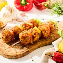 Votre boucher propose, Produit élaboré : Brochettes de boulettes porc et veau marinées Andalouse  à griller x 2