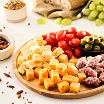 Fabriqué dans nos ateliers, Plateau apero gouda piquant et moutarde - 4 à 5 personnes