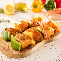 Votre poissonnier propose, Brochette de lieu noir, poivrons, saumon mariné thai