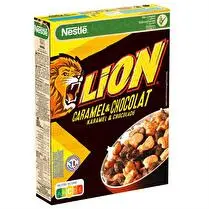 Nestlé, Céréales prêtes à consommer, avec du sirop de caramel (6,4%), aromatisées et sources de 7 vitamines, calcium et fer.