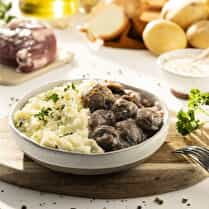 Cuisiné dans nos ateliers, Canard à la bourguignonne et purée de pommes de terre